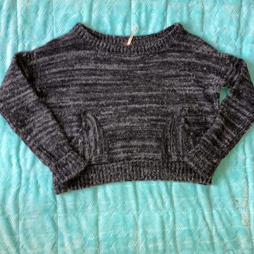 Free peoples women’s sweater crop top